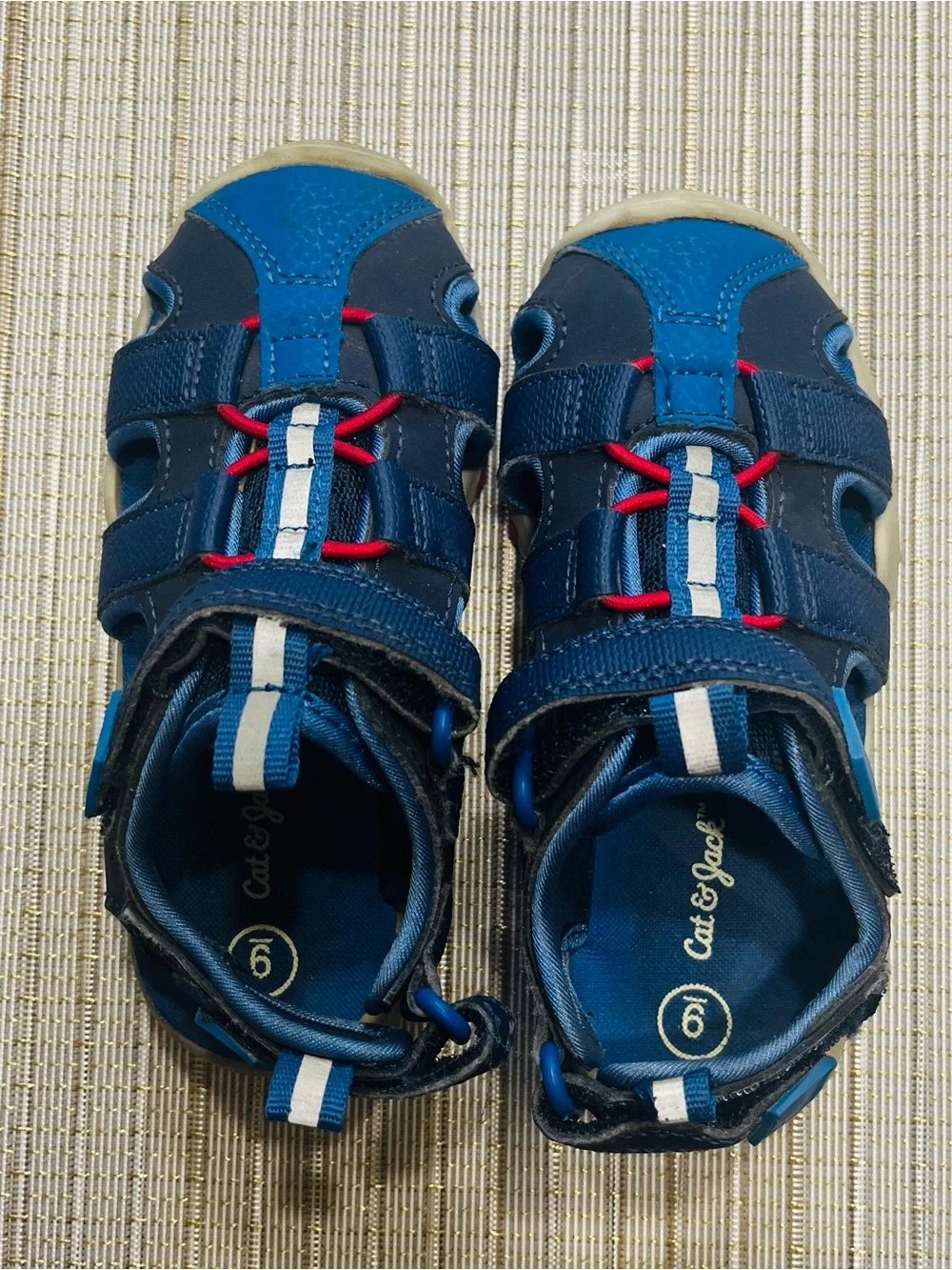 Cat & Jack Blue and Red Toddler Boys Sandals